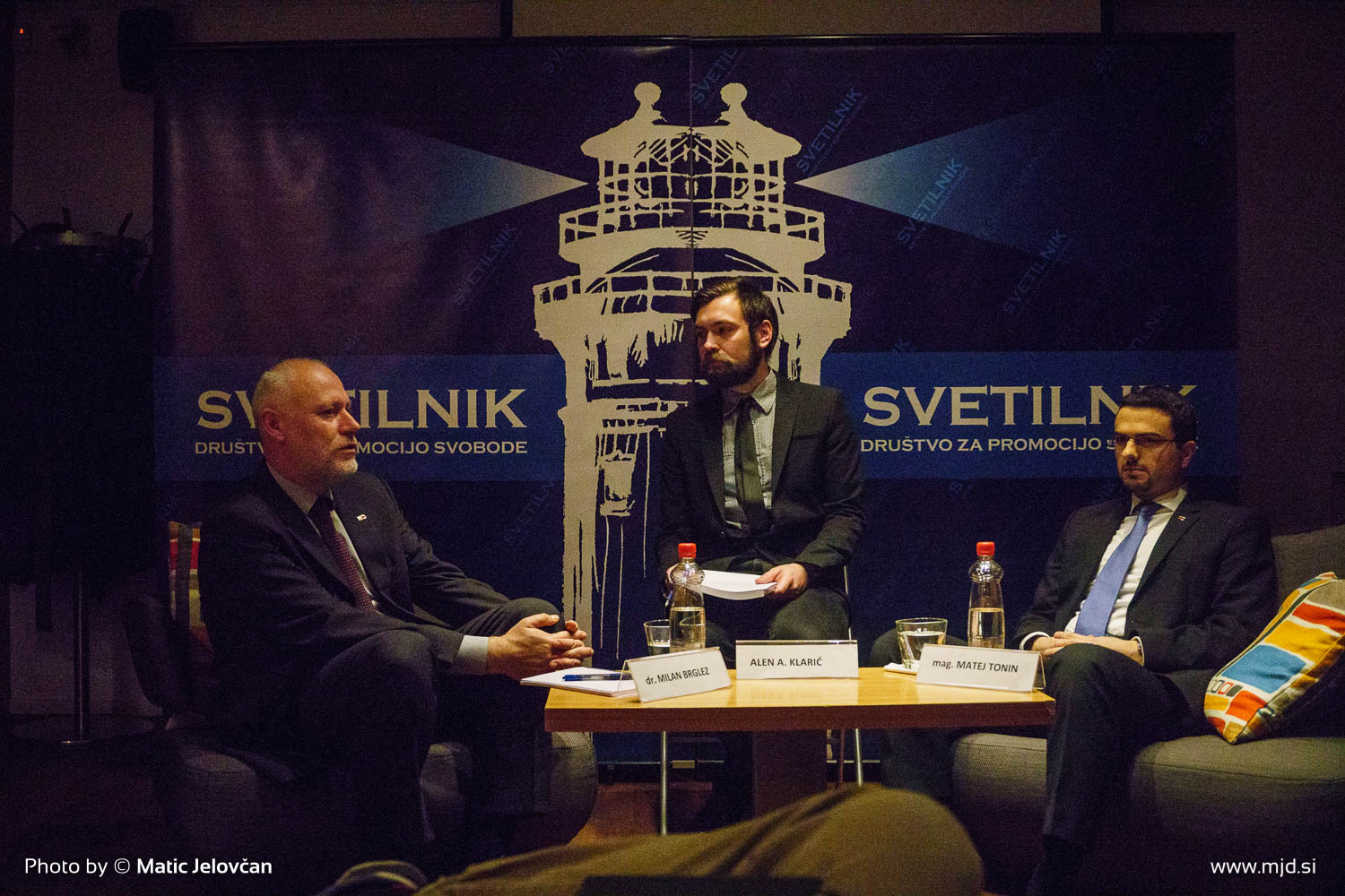 Ogledalo demokracije 11