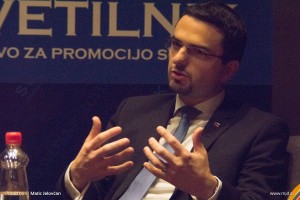 Ogledalo demokracije 13