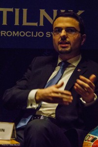 Ogledalo demokracije 18