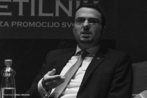 Ogledalo demokracije 24