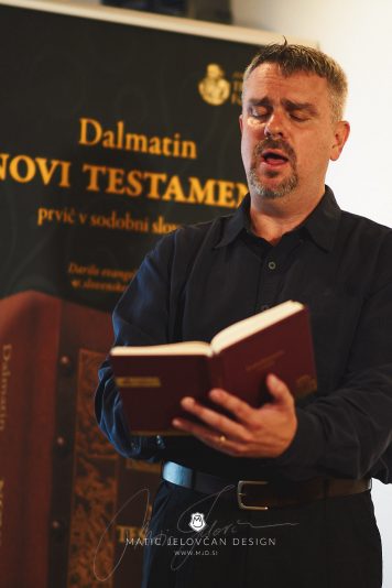 2017 06 14 10.06.39 DSC01518 Web 356x534 - Press Conference: New Edition of the Dalmatin Bible in Slovene